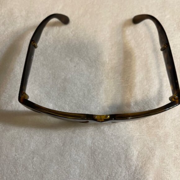 Ray-Ban Foldable Tortoise Shell Sunglasses - Picture 2 of 16